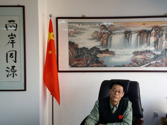 王仕军校长在办公室